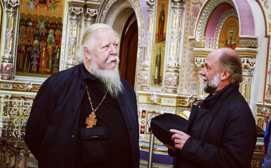 Димитрий Смирнов (07.03.1951 — 21.10.2020) — протоиерей, церковный и общественный деятель, проповедник, миссионер.
