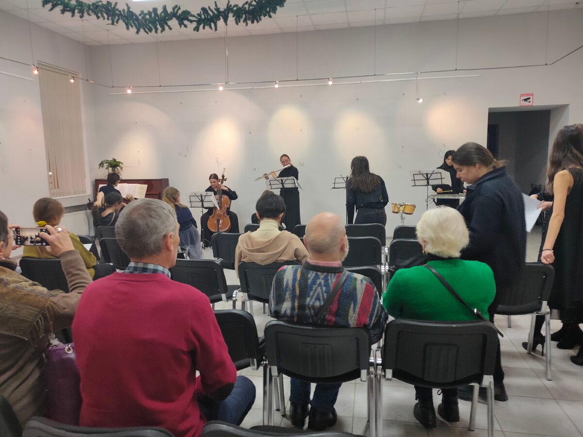 Публика собралась, репетиция продолжается