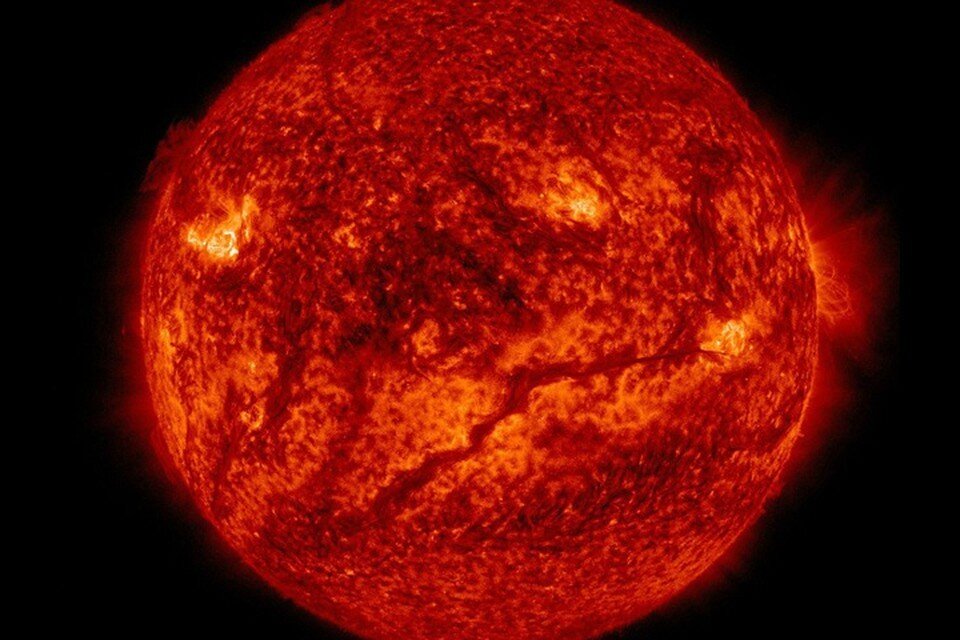     Геофизик рассказал, как снизить вред от магнитных бурь. Фото: NASA
