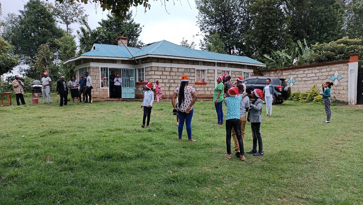 Слет родственников в деревне