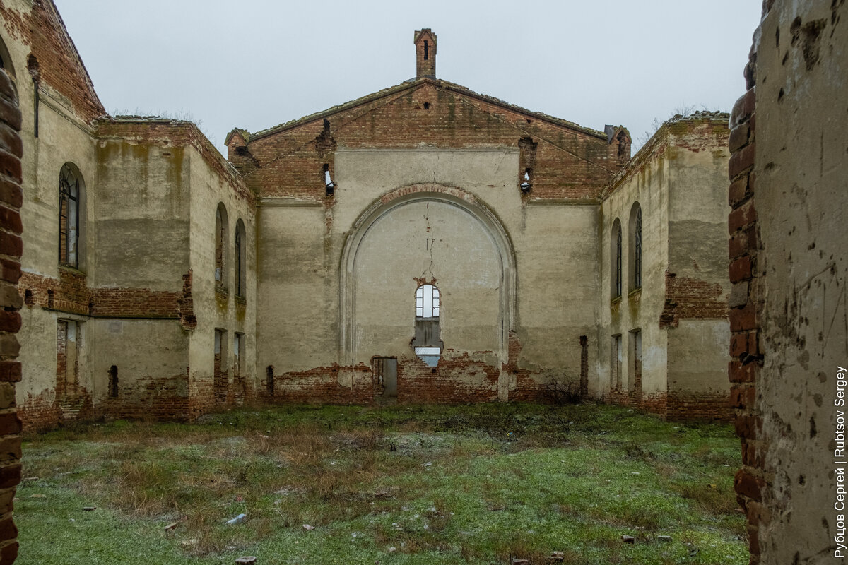 Заброшенная финская кирха лумиваара. Лютеранская кирха лумиваара. Кирха лумиваара карелия. Красный яр усадьба парненен. Заброшенная кирха.