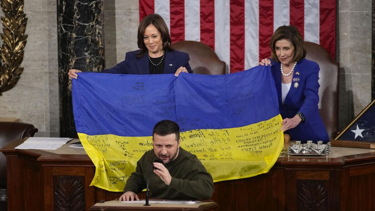    Президент Украины Владимир Зеленский на совместном заседании Конгресса в Вашингтоне© AP Photo / Carolyn Kaster