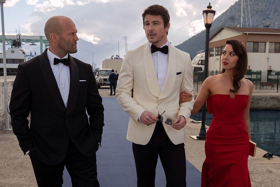     Кадр из фильма "Операция фортуна: искусство побеждать" режиссера Гая Ричи.