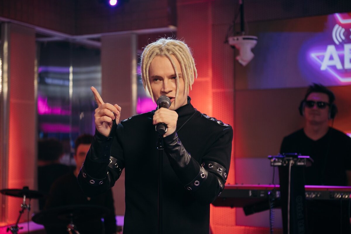 Шаман (Ярослав Дронов) на сцене