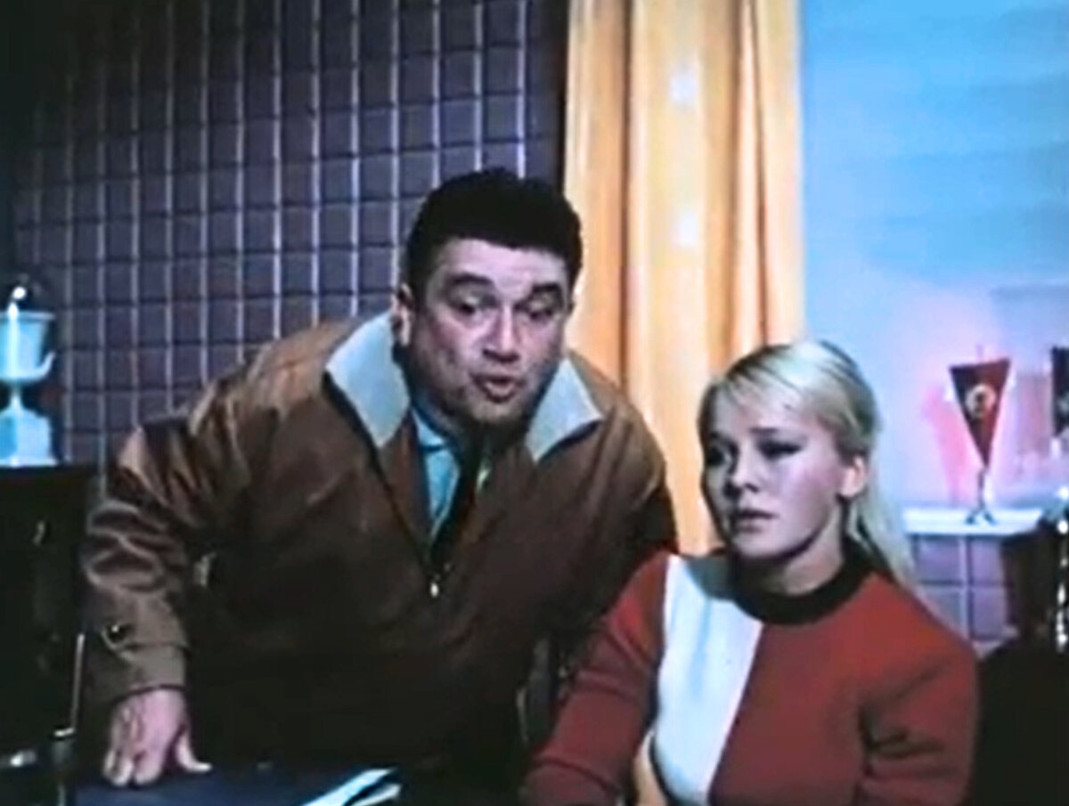 Кадр из кинофильма "Семь стариков и одна девушка", 1968 г., режиссер Евгений Карелов, сценаристы Евгений Карелов, Альберт Иванов, композитор Евгений Птичкин (скриншот)