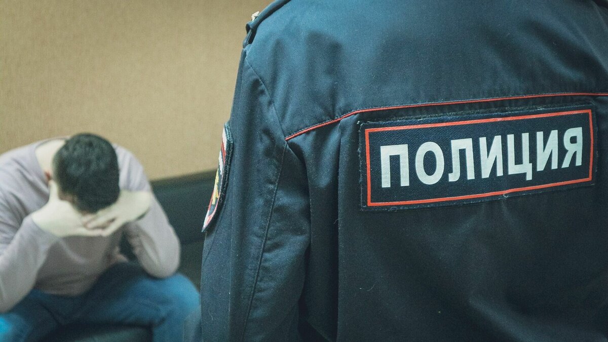     Два жителя Приморья решили отдохнуть на природе и собрать сладкие плоды. Однако между ними возник конфликт, в ходе которого завязалась драка — поножовщиной заинтересовались в СУ СК России по Приморскому краю.