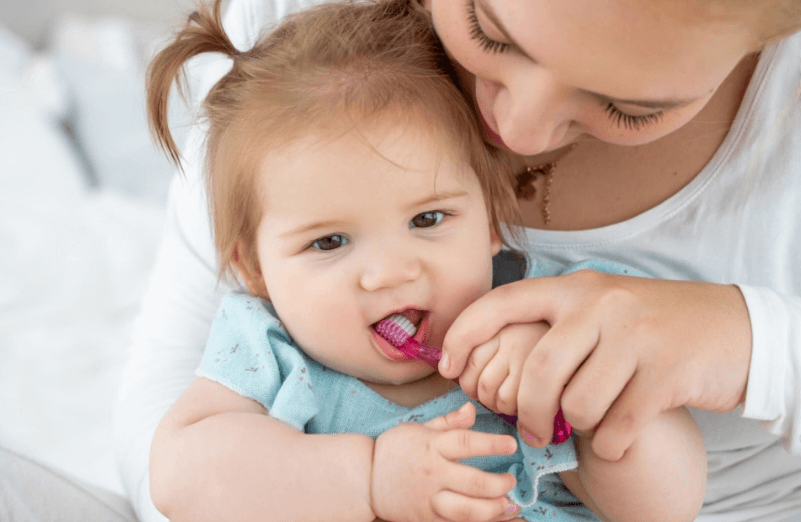 Как чистить зубы ребенку