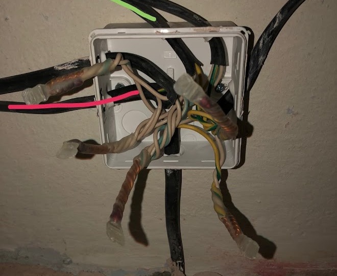 Добрый день дорогие подписчики и гости канала! Делюсь впечатлением о минувших событиях. Делаю ремонт в коридоре, в своей хрущевке 1962 года.