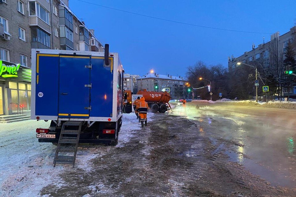     Подвоз воды населению будет по заявкам  пресс-службы администрации Барнаула