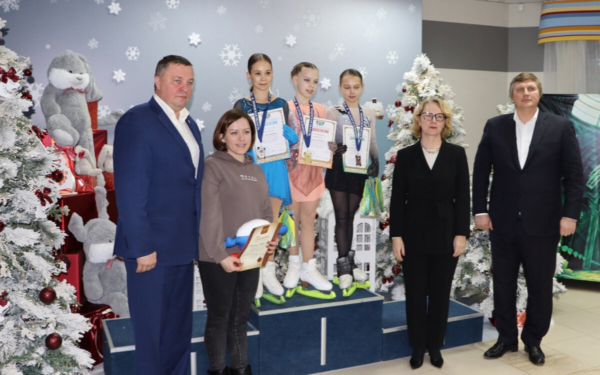  📷    Оренбургские фигуристы завоевали бронзовые медали на межрегиональном первенстве УФО, ПФО Кристина Просвиркина