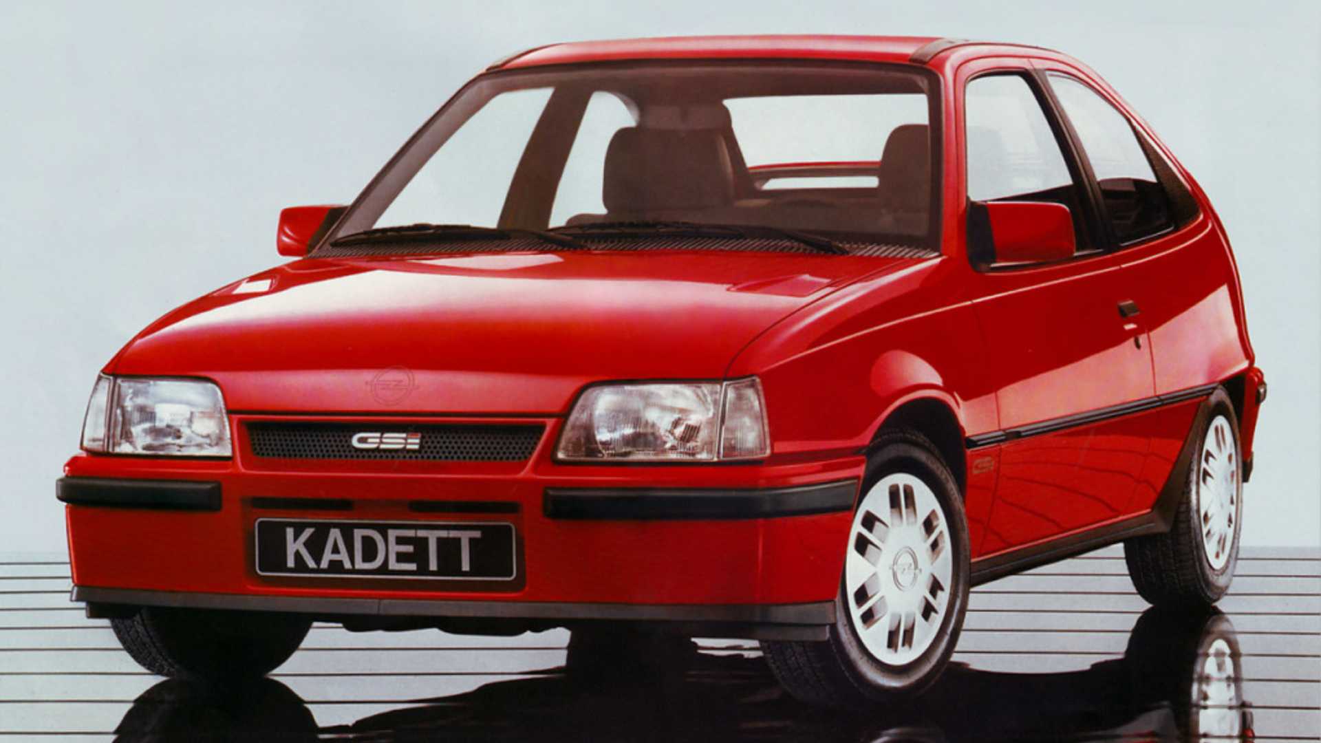 Брат на сестру: сравнение Opel Kadett E и Daewoo Nexia