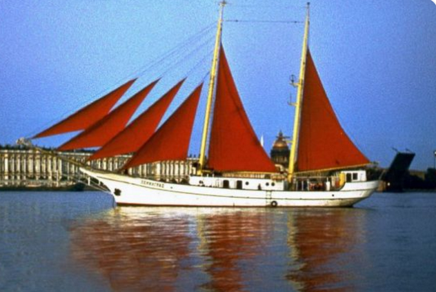 Шхуна «Ленинград» под алыми парусами. Из архива Пятого канала.