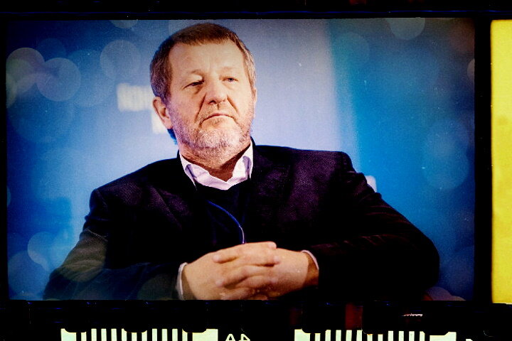 Сегодня имя Альфреда Коха воспринимается как привет из 1990-х. 