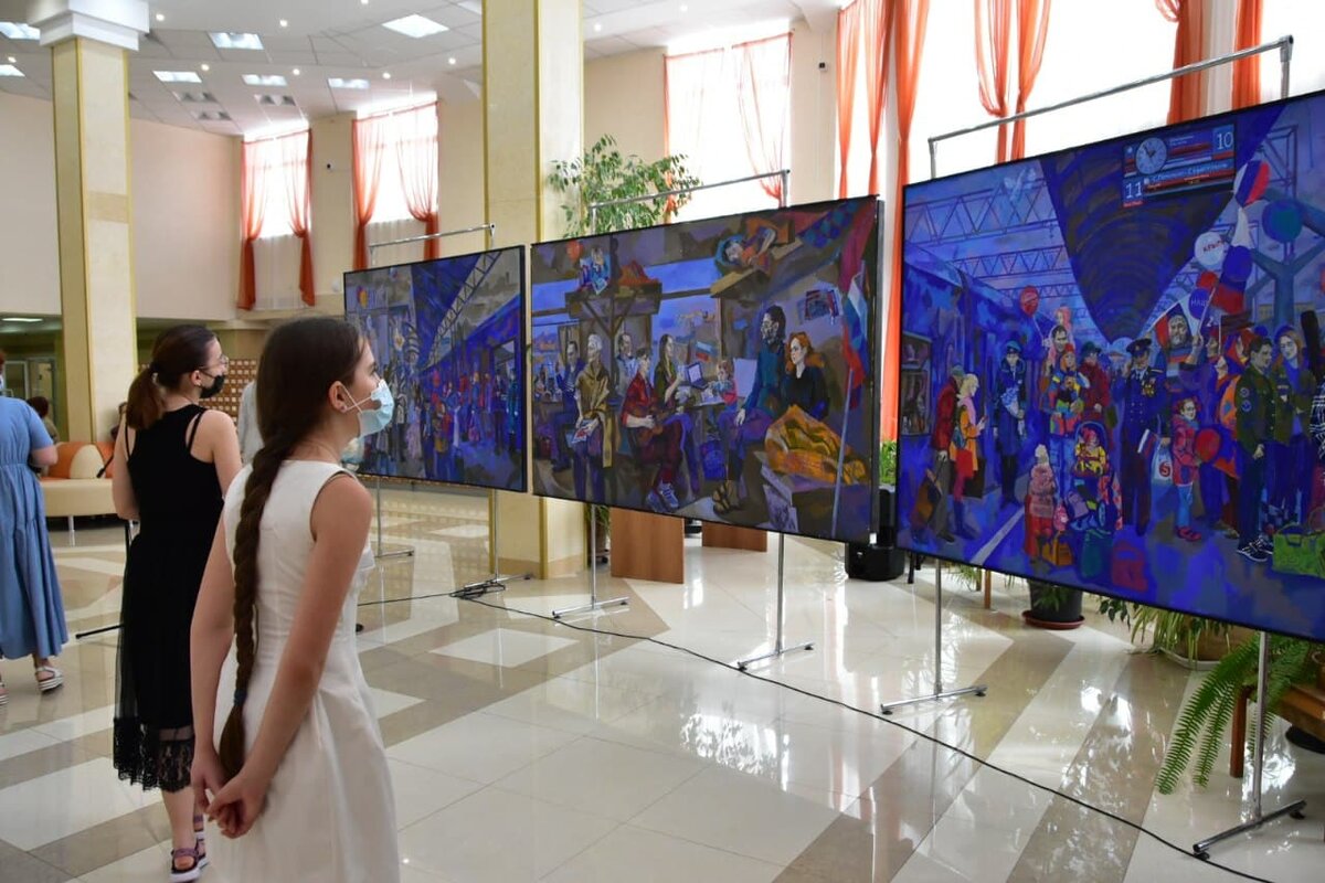 Выставки Санкт-Петербург 2021. За лентой выставка в Москве.