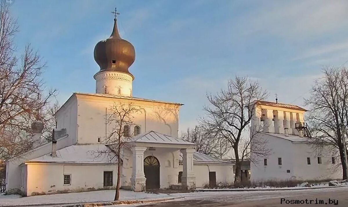 Псковская Церковь Василия зимой