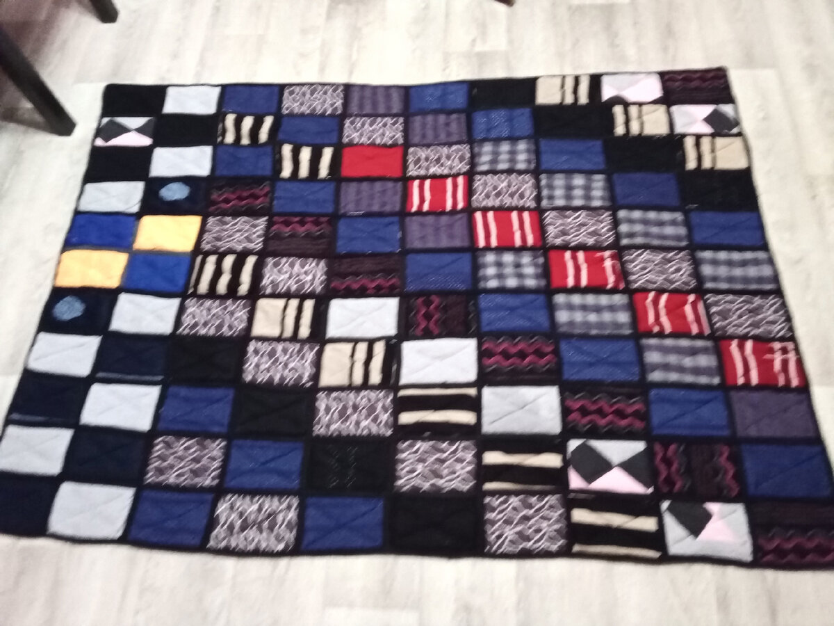 одеяло из старых свитеров