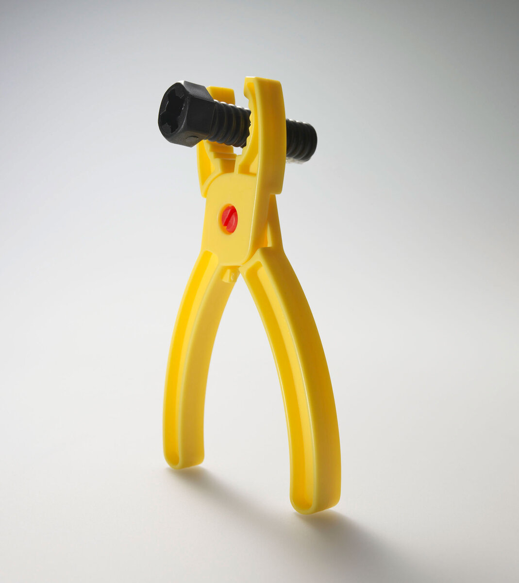 Полиамидный крепеж - особенности, преимущества и недостатки