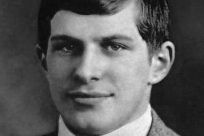 Уильям Джеймс Сайдис до своего восьмилетия написал четыре книги, его IQ оценивался в 250-300 баллов, окончил Гарвард в 16 лет. Успеха не достиг, побывал в психиатрической больнице, вёл жизнь затворника и умер бедным в возрасте 46 лет.