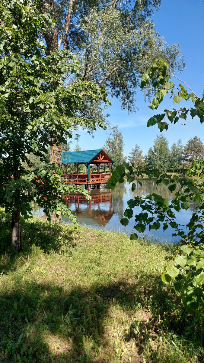 Но, возможно, это случится в ближайшем будущем благодаря инициативе и предприимчивости главы крестьянско-фермерского хозяйства «Приволье-1» и генерального директора ООО «АСТ Варваро-Борки», депутата областного парламента Олега Носова. Он мечтает превратить местную достопримечательность в экодеревню, которая будет приносить и доход, и духовное удовлетворение, и пользу для здоровья...