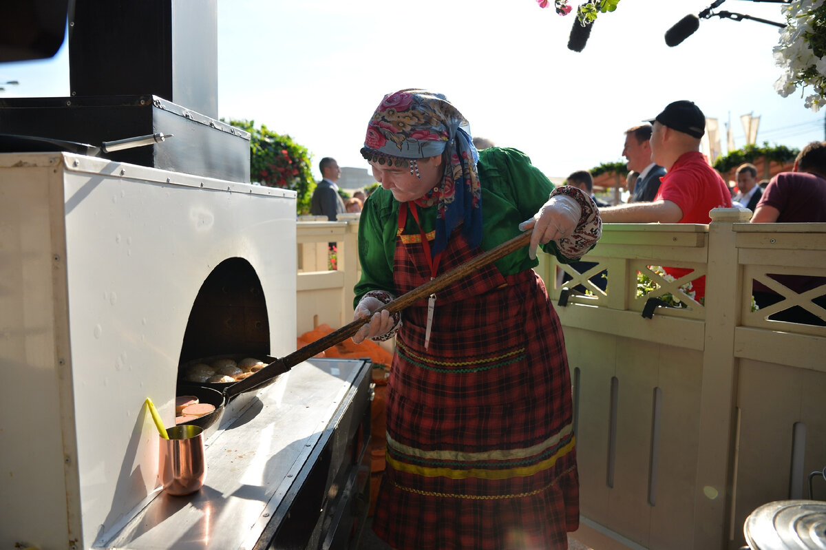 Надежда Фёдорова — топ-пекарь в «Перепечкин» на фестивале «Вкусы России» (Источник: https://vk.com/russiantastes)