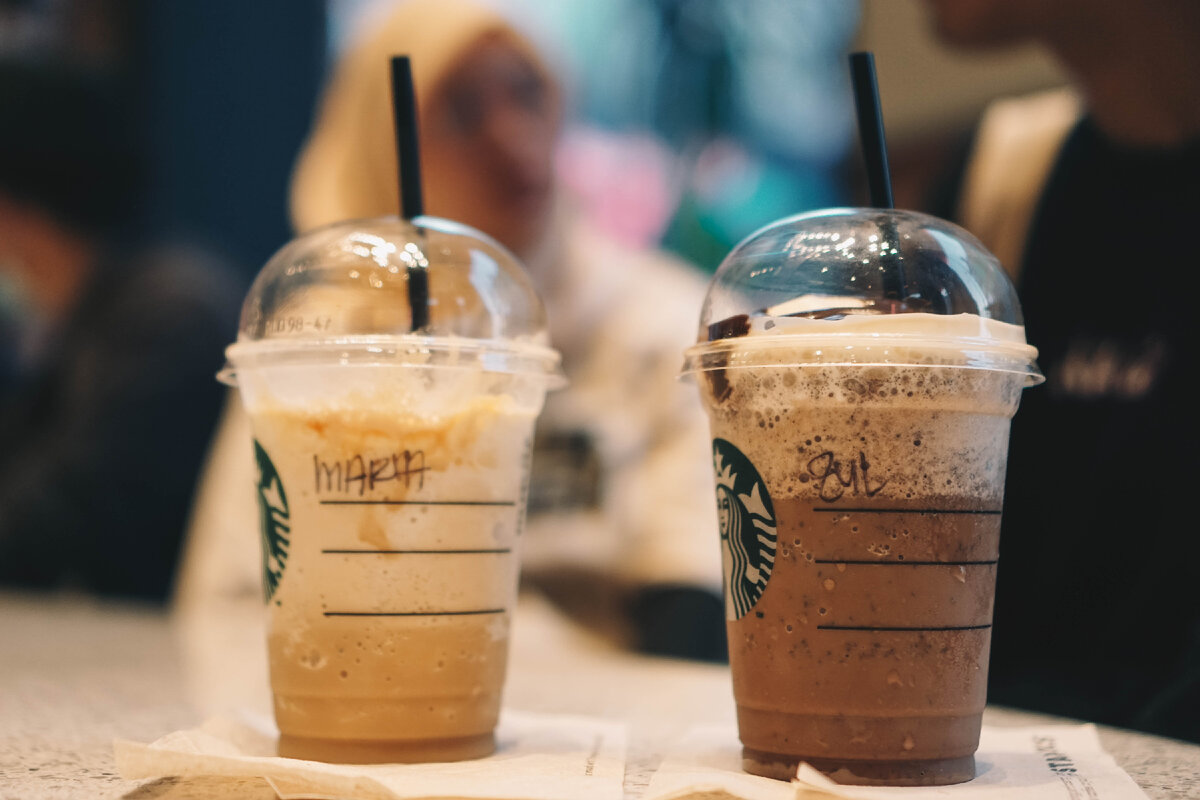 Два кофе в Starbucks
