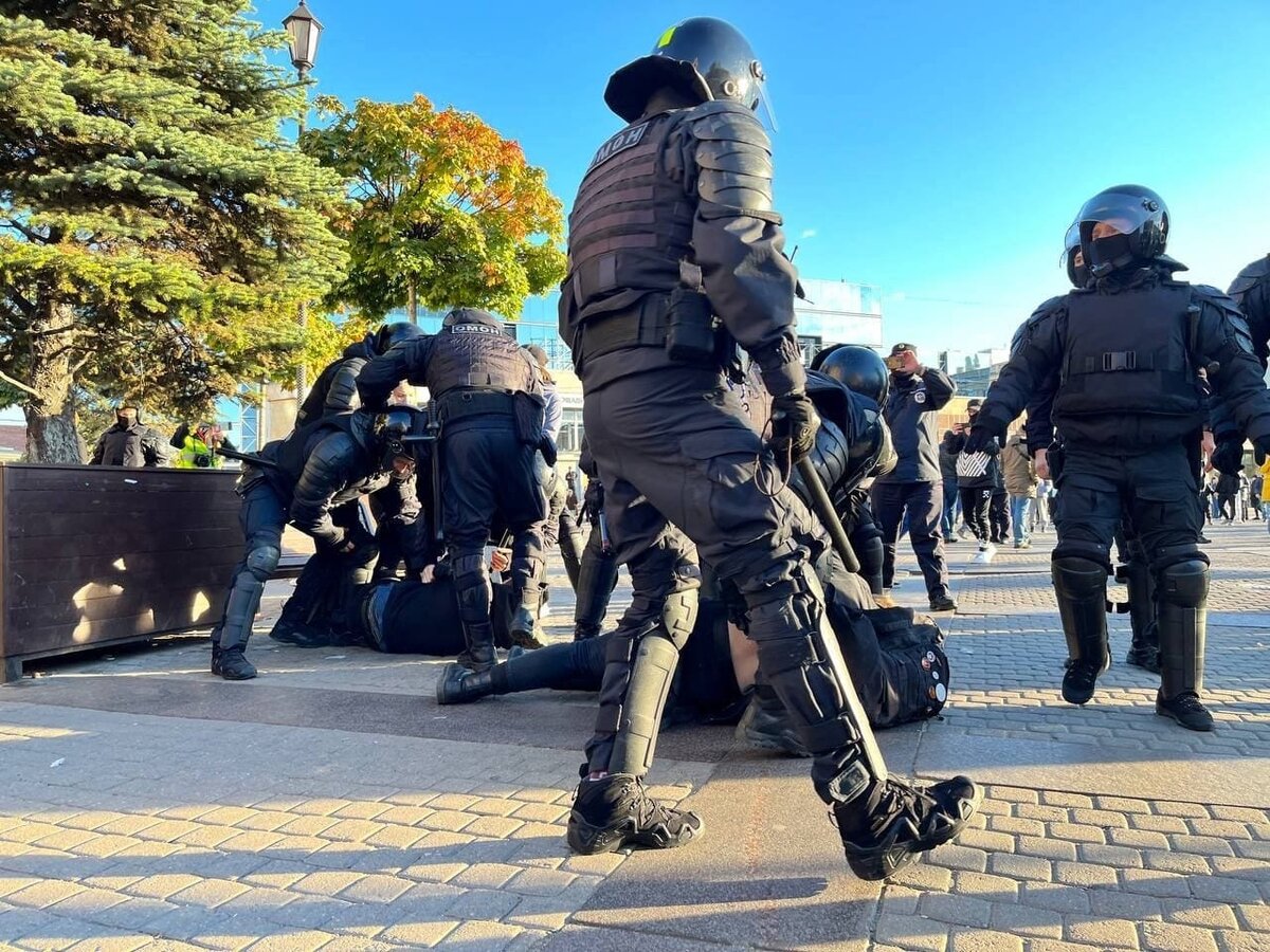 Против мобилизации. ОМОН на Украине. Силовики
