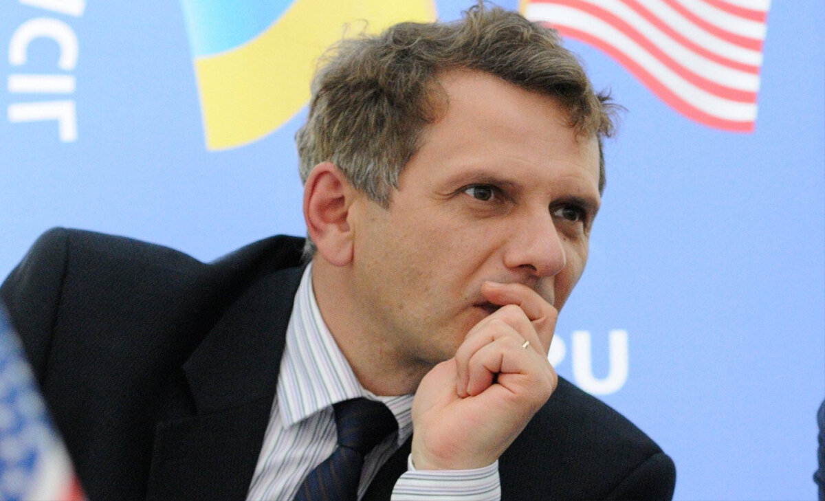 Олег Устенко