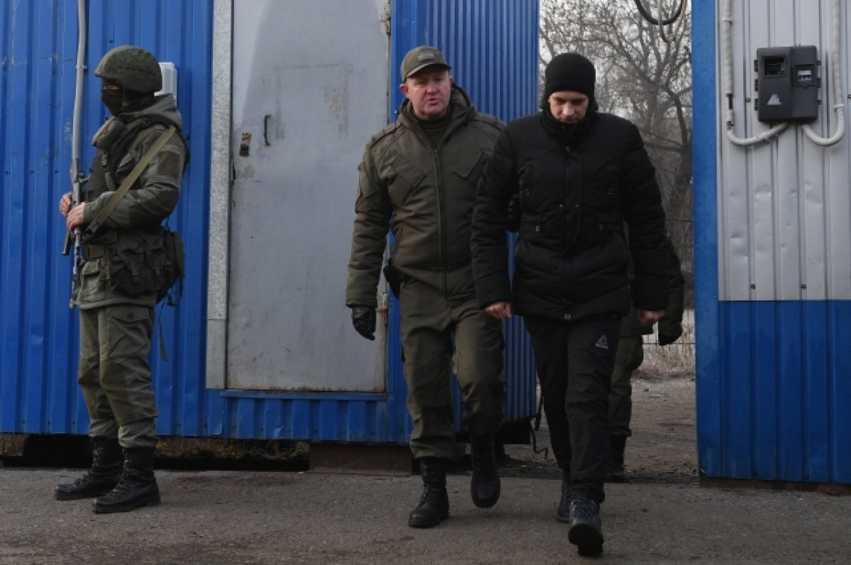    Побывавший в плену боец ЛНР рассказал, что ВСУ шантажировали его родных