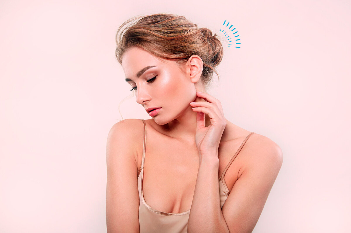     Нежнейший рогалик: как красиво собрать длинные волосы всего за 2 минуты