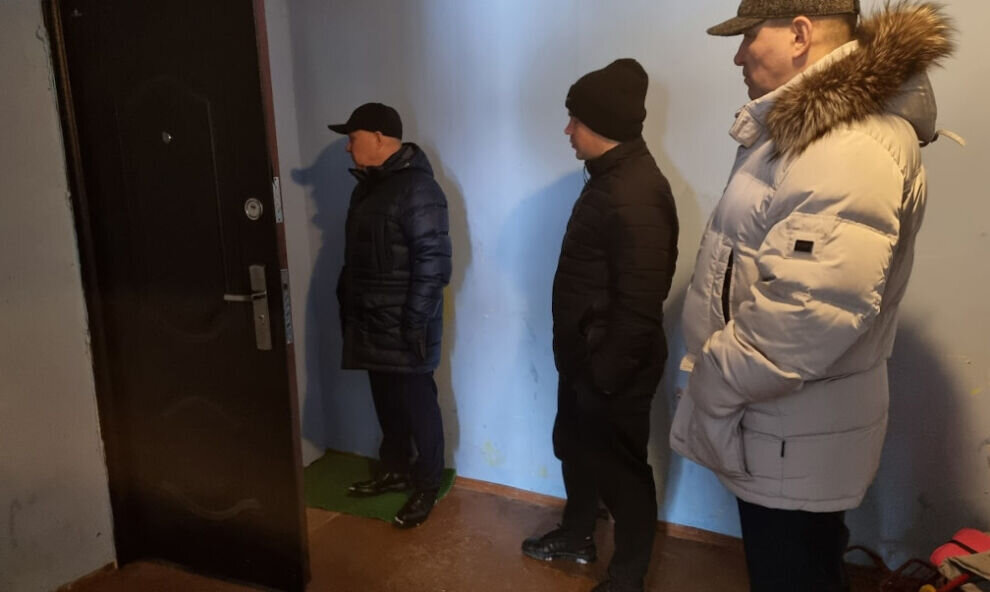    Глава Тазовского района Василий Паршаков призвал сельчан вовремя оплачивать коммунальные услуги