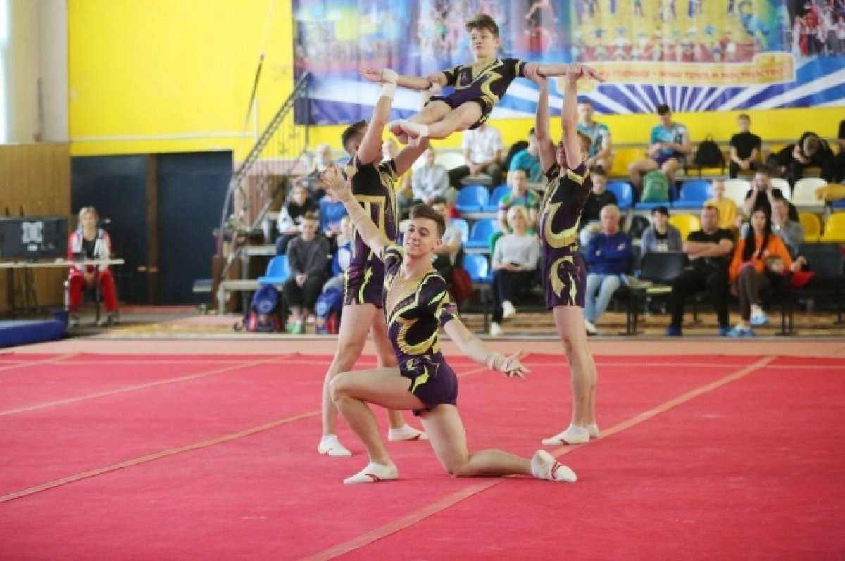    Воронежцам показали преобразившуюся спортшколу №2 после капремонта фасада