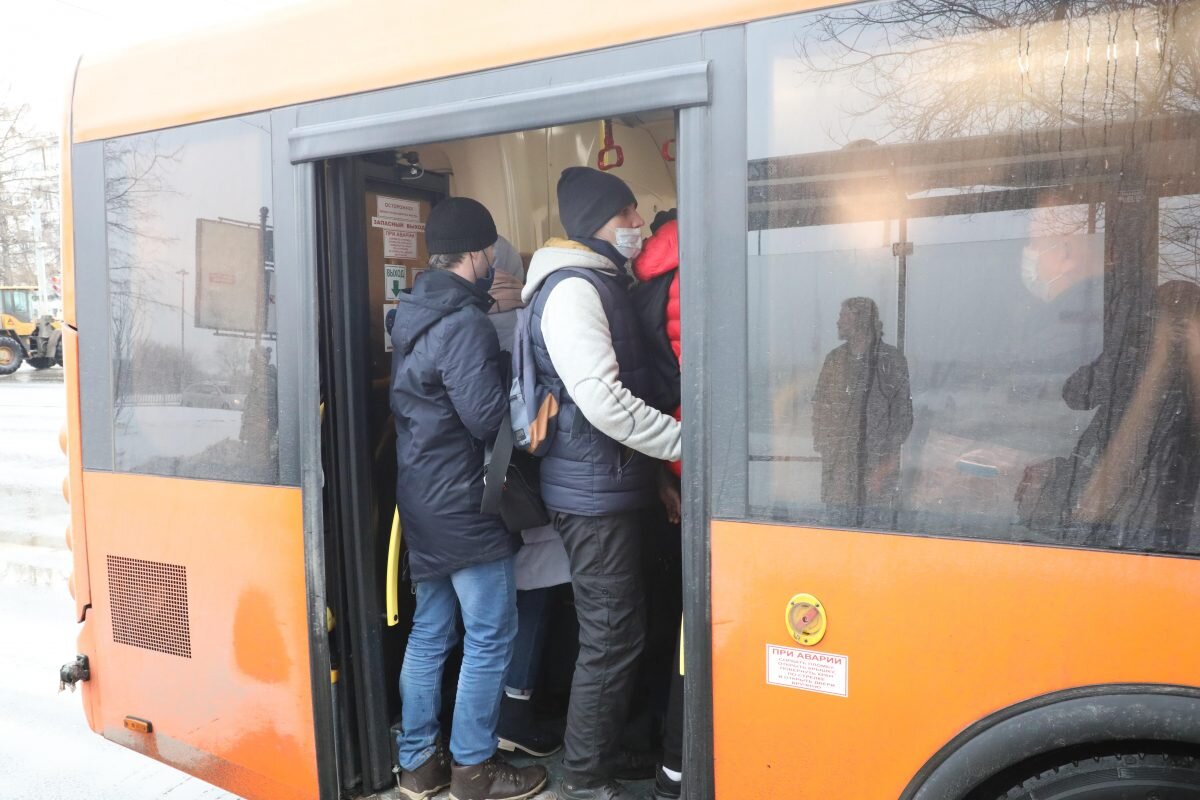    Нижегородцы жалуются на переполненность автобусов в утренние часы-пик Анастасия Красушкина