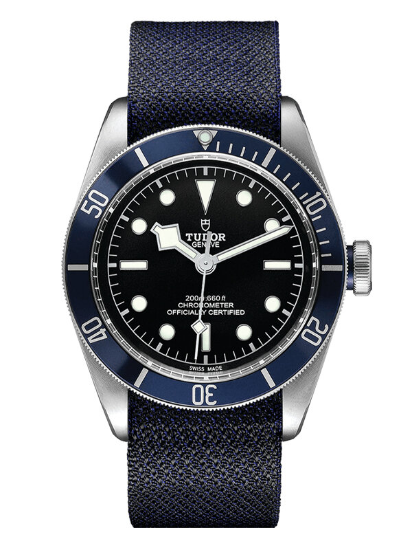 Часы Tudor Black Bay в 41 мм корпусе из стали с вращающимся однонаправленным безелем. Водонепроницаемость: 200 м
