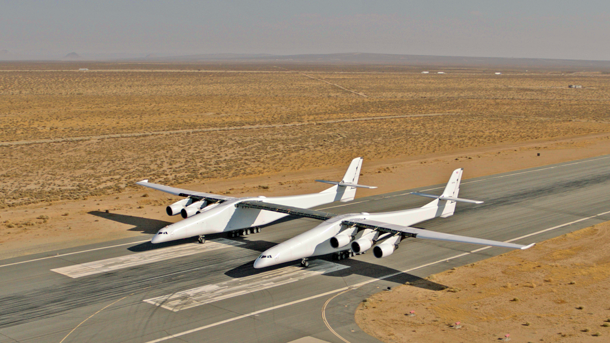 Model 351 Stratolaunch. Взято из открытых источников