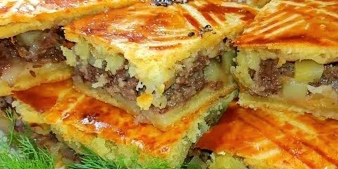 Пирог с мясом. Съедается моментально даже не остыв