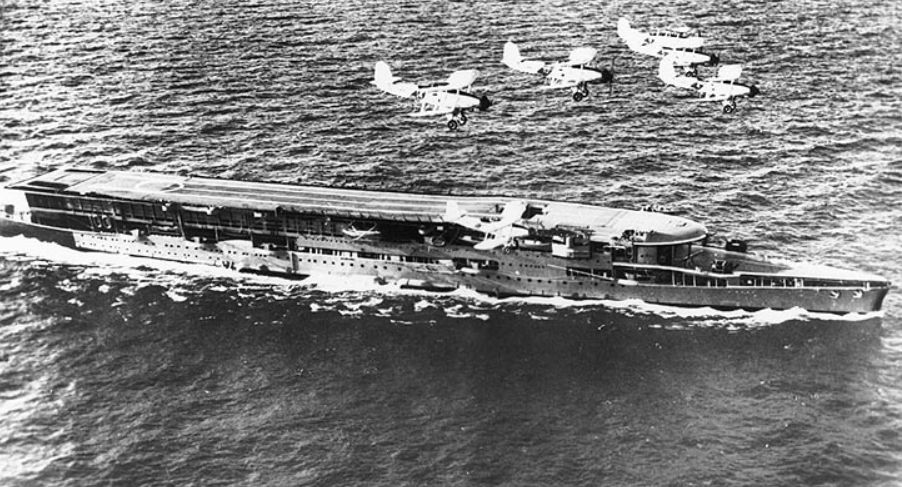 Авианосец "Фьюриес"