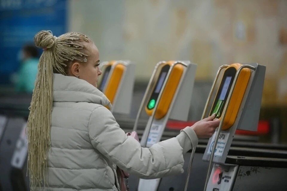     В Новосибирске в декабре подорожает проезд в метро. Алексей БУЛАТОВ