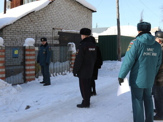     Подомовой обход. Фото: пресс-служба ГУ МЧС России по Алтайскому краю