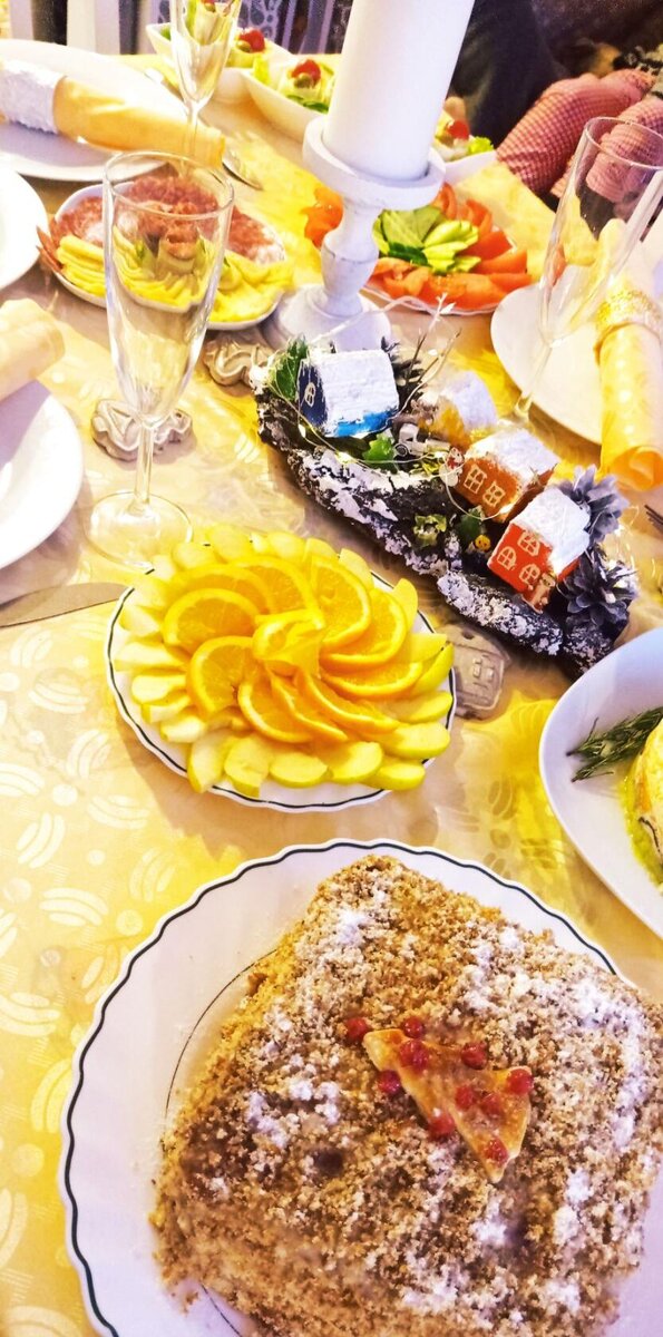 Стол новогодний