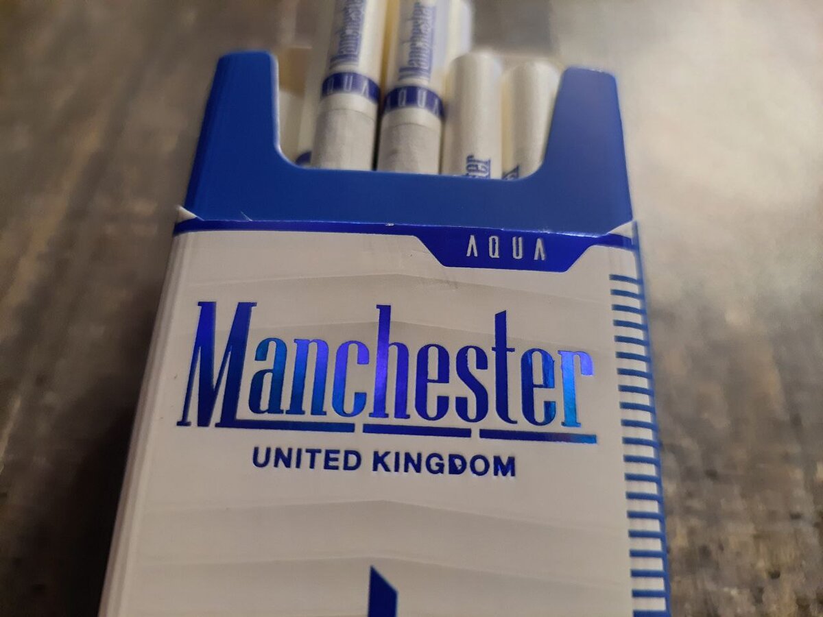 Manchester сигареты. Manchester сигареты с кнопкой. Сигареты Manchester Silver. Сигареты Манчестер Классик Голд.