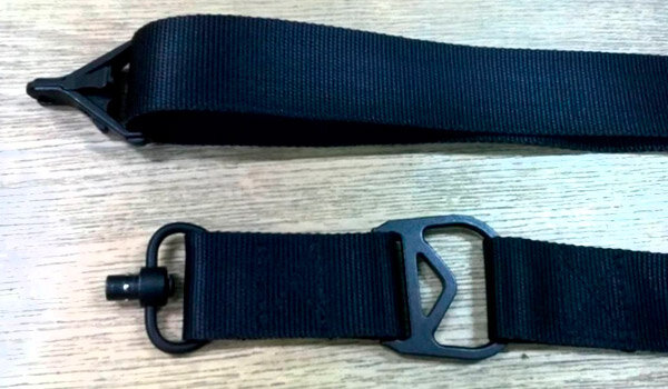 Антабка и карабин ремня 6Ш124 для АК-12 (фото из открытых источников)