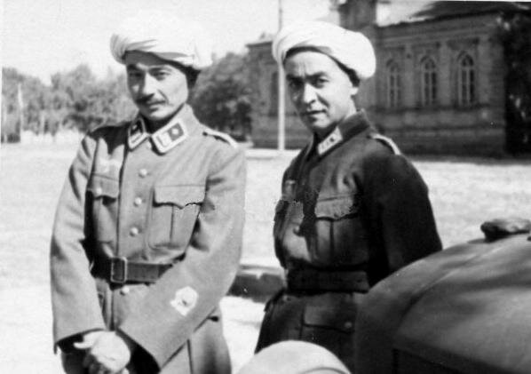 Муллы в расположении тренировочного лагеря Туркестанского легиона, сентябрь 1942 г. Фото из открытых источников