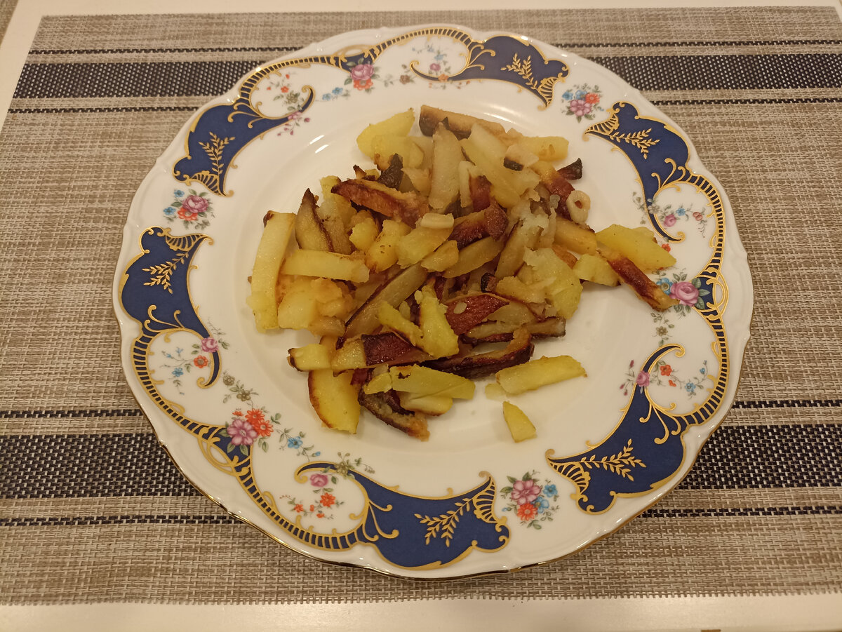 Жареная картошка с луком вкуснейший рецепт - найдено 78 картинок
