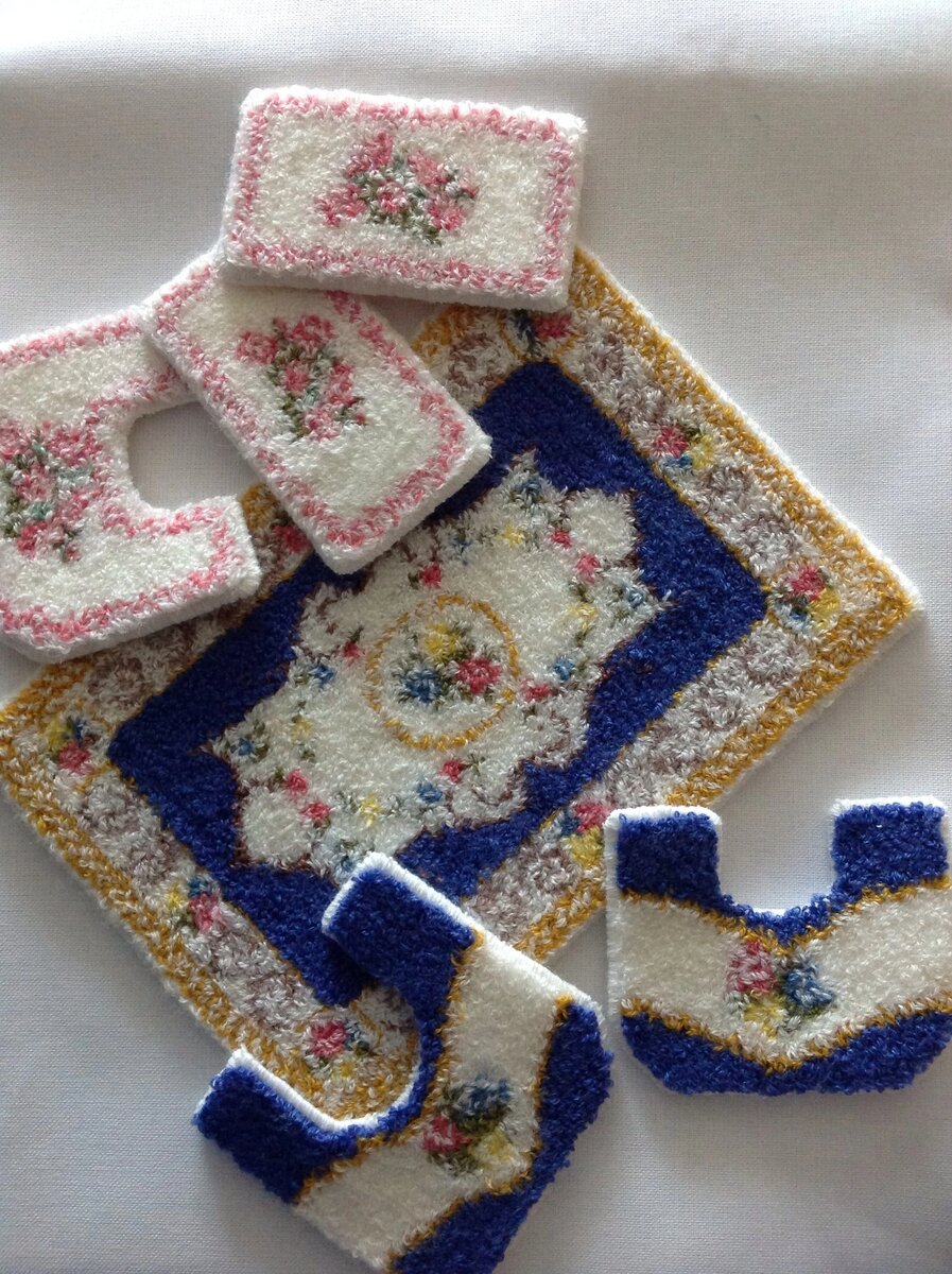 Для викторианской ванной комнаты. Находятся в Ярославском музее  кукол. 