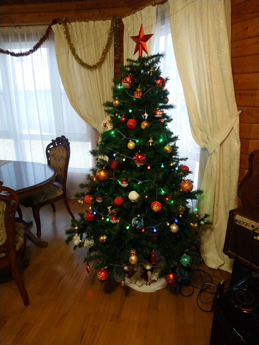 Наша скромница передает вам привет)