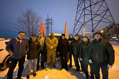    Передача УАЗ бойцу в Лобне ©предоставлено отделением "Боевого братства" г. Лобни" Фото