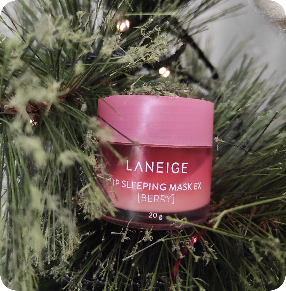 Привезла подруге маску для губ. А после и сама начала пользоваться – советую