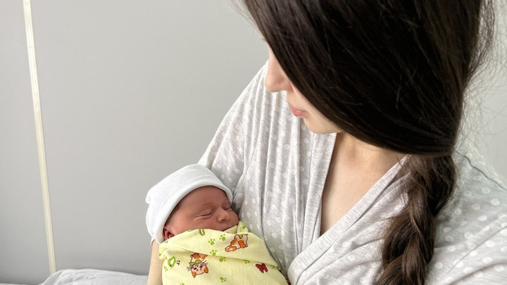 В Кузбассе родители родившихся на Новый год детей получат по 10 тысяч рублей. Фото: Администрация правительства Кузбасса 