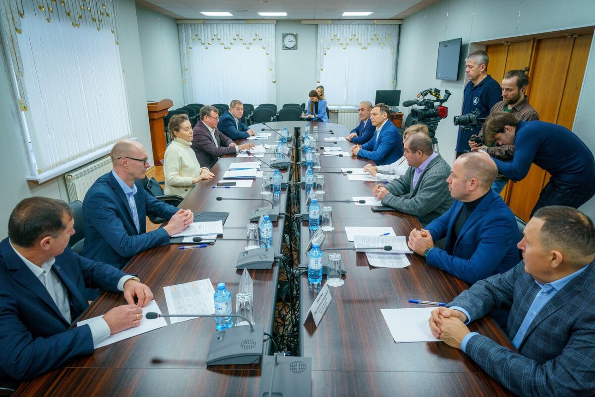    Наталья Комарова в ходе рабочей поездки в Когалым встретилась с главой города и председателем думы