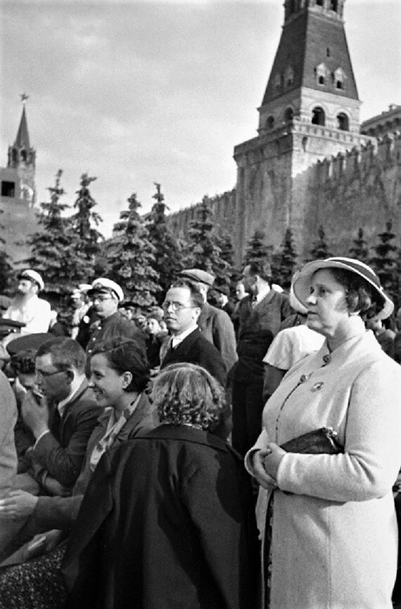 Валерия Барсова на Красной площади. Авторство: Павел Артемьевич Трошкин. http://visualrian.ru/search/?query=%D0%A2%D1%80%D0%BE%D1%88%D0%BA%D0%B8%D0%BD&amp;area=author&amp;page=3#main, Общественное достояние, https://commons.wikimedia.org/w/index.php?curid=77649280